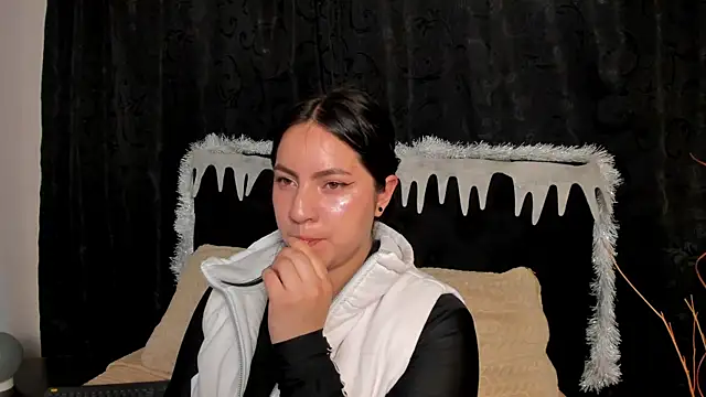 Snapshot of jenifer__power10 chatting on December 2025 07:35:01 PM jenifer power10 online show from December 2025 07:35:01 PM