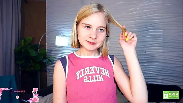 Snapshot of OdelinaFicken chatting on October 2025 06:55:01 AM OdelinaFicken online show from October 2025 06:55:01 AM