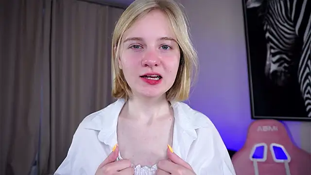 Snapshot of OdelinaFicken chatting on October 2025 06:12:01 AM OdelinaFicken online show from October 2025 06:12:01 AM