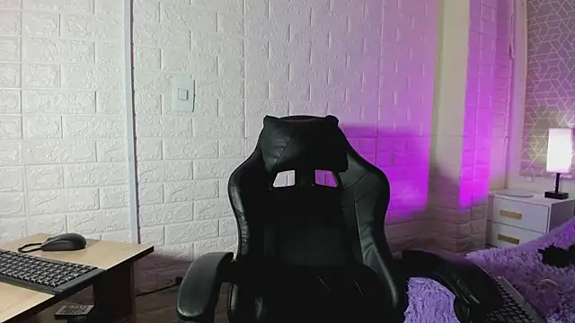 Snapshot of sweet_kitty0110 chatting on November 2025 08:35:01 PM sweet kitty0110 online show from November 2025 08:35:01 PM