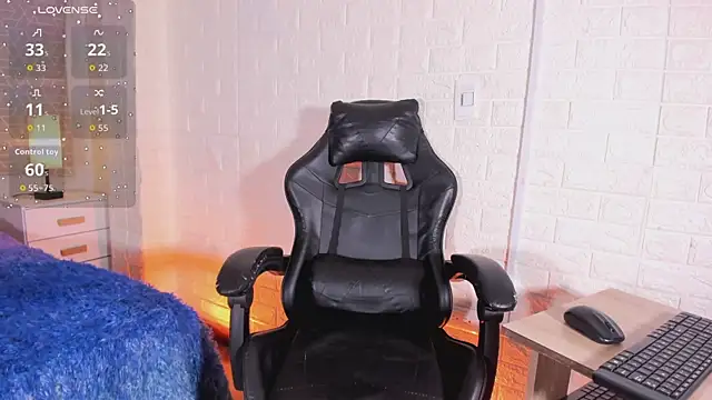 sweet kitty0110 online show from April 2026 09:12:02 PM