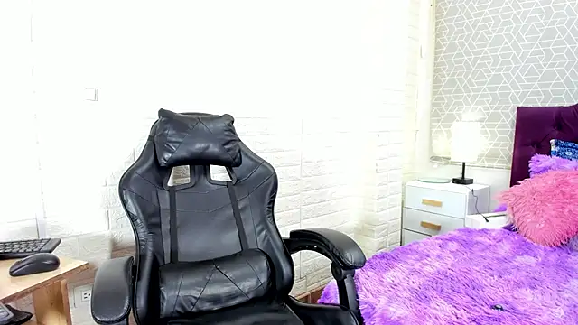 sweet kitty0110 online show from December 2025 09:04:02 PM