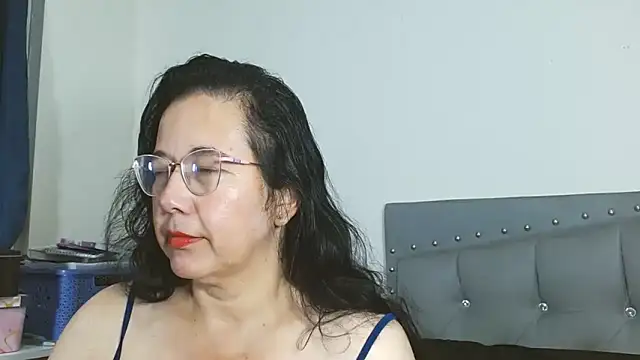maturepriscila online show from June 2026 01:06:01 PM