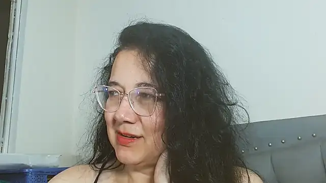 maturepriscila online show from April 2026 07:58:02 PM