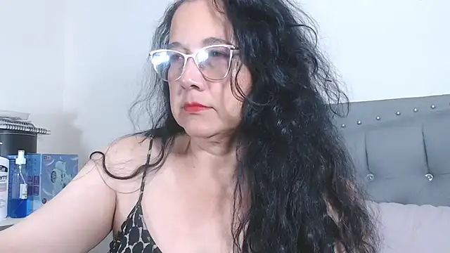 maturepriscila online show from November 2025 10:21:02 PM