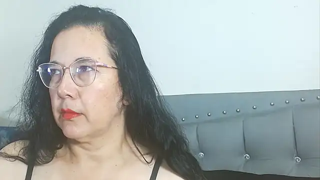 maturepriscila online show from June 2026 01:17:02 PM