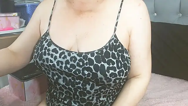 maturepriscila online show from July 2026 01:29:01 PM