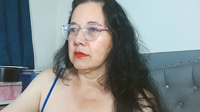maturepriscila online show from April 2026 06:58:01 PM