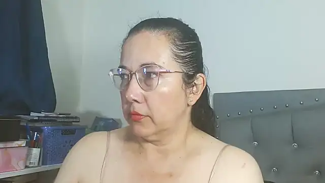 maturepriscila online show from June 2026 01:06:02 PM