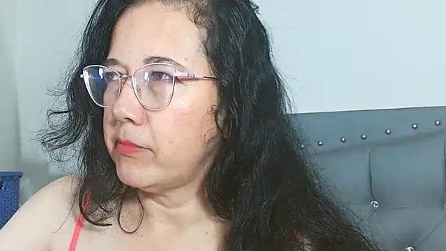 maturepriscila online show from April 2026 01:35:02 PM