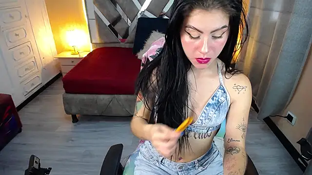 Kate Laurence  online show from February 2025 09:26:02 PM