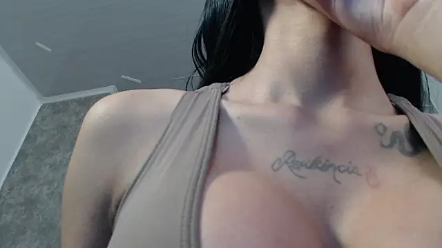 Tiffanny online show from October 2025 02:43:02 AM