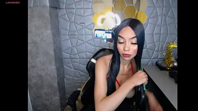 Tiffanny online show from March 2025 12:51:01 PM
