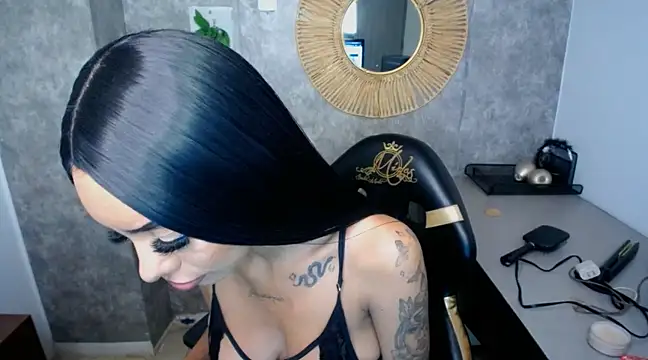 Tiffanny online show from February 2025 03:49:01 PM