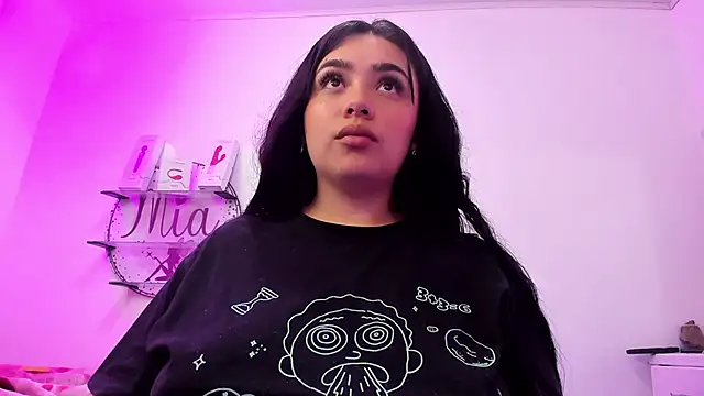 mia johns  online show from January 2026 03:57:02 AM