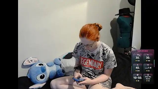 LilyFoxxx online show from April 2026 05:25:02 AM