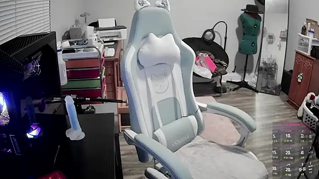 Snapshot of LilyFoxxx chatting on February 2026 06:09:02 AM LilyFoxxx online show from February 2026 06:09:02 AM