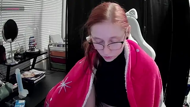 LilyFoxxx online show from February 2025 04:20:01 AM