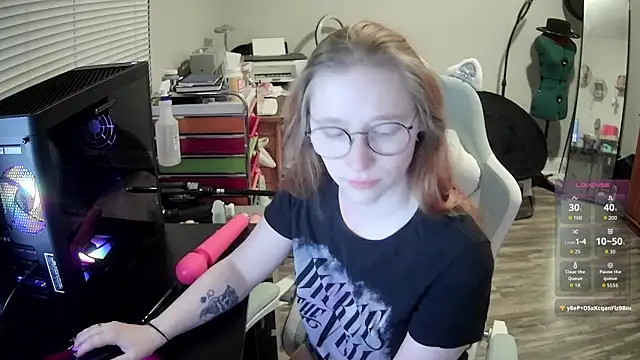 Snapshot of LilyFoxxx chatting on March 2026 06:10:02 AM LilyFoxxx online show from March 2026 06:10:02 AM