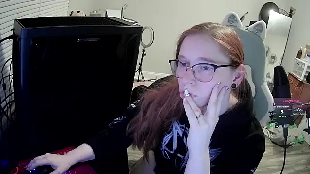 LilyFoxxx online show from October 2025 03:10:02 AM