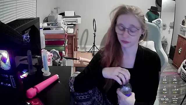 Snapshot of LilyFoxxx chatting on February 2026 06:11:01 AM LilyFoxxx online show from February 2026 06:11:01 AM