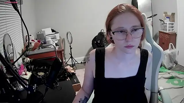 LilyFoxxx online show from October 2025 03:11:02 AM