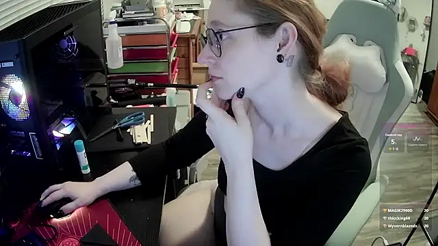 LilyFoxxx online show from March 2026 06:19:02 AM