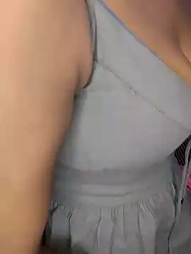 Snapshot of Aaliyalove1 chatting on February 2025 09:25:02 PM Aaliyalove1 online show from February 2025 09:25:02 PM