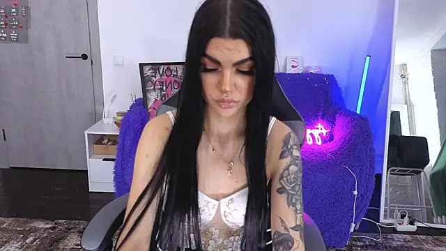 Tiffany lab online show from November 2025 02:28:02 PM