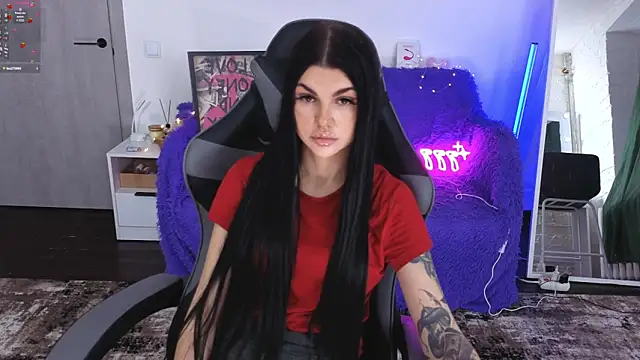 Tiffany lab online show from November 2025 01:01:01 PM