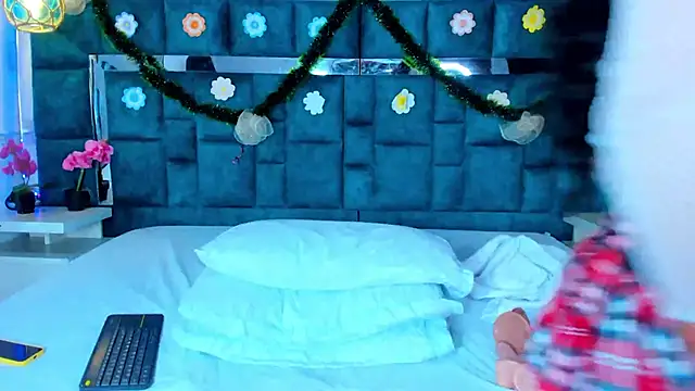 valtira nova online show from December 2025 07:17:01 PM