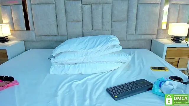 valtira nova online show from March 2026 07:14:02 PM