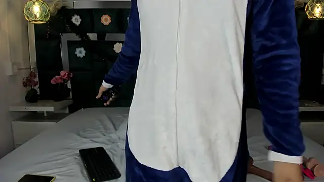 Snapshot of valtira_nova chatting on December 2025 06:47:01 PM valtira nova online show from December 2025 06:47:01 PM