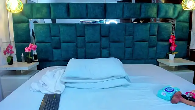 Snapshot of valtira_nova chatting on November 2025 07:46:02 PM valtira nova online show from November 2025 07:46:02 PM