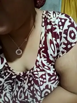 Snapshot of Super-Couple chatting on May 2026 07:12:02 AM Super-Couple online show from May 2026 07:12:02 AM