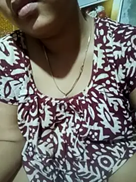 Snapshot of Super-Couple chatting on April 2026 02:27:02 AM Super-Couple online show from April 2026 02:27:02 AM