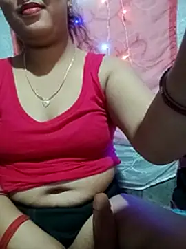 Snapshot of Super-Couple chatting on November 2025 12:32:02 PM Super-Couple online show from November 2025 12:32:02 PM