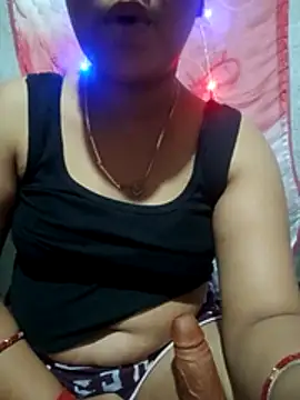 Snapshot of Super-Couple chatting on November 2025 12:31:02 PM Super-Couple online show from November 2025 12:31:02 PM