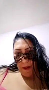 Snapshot of Osha10 chatting on January 2025 12:05:02 AM Osha10 online show from January 2025 12:05:02 AM