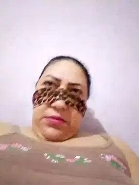 Snapshot of Osha10 chatting on December 2024 12:25:01 AM Osha10 online show from December 2024 12:25:01 AM