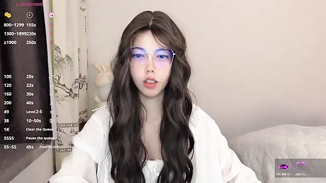 Snapshot of Yuki_111 chatting on December 2024 11:29:01 PM Yuki 111 online show from December 2024 11:29:01 PM