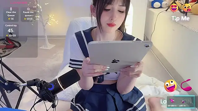 Snapshot of Unique-yiyi chatting on February 2025 10:31:01 PM Unique-yiyi online show from February 2025 10:31:01 PM