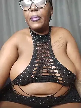 Snapshot of CHERRYYUMMY chatting on June 2026 10:31:01 AM CHERRYYUMMY online show from June 2026 10:31:01 AM
