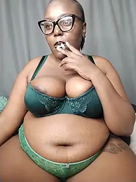 Snapshot of CHERRYYUMMY chatting on June 2026 11:55:01 AM CHERRYYUMMY online show from June 2026 11:55:01 AM