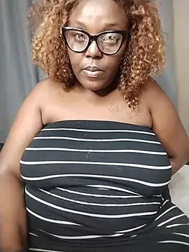 Snapshot of CHERRYYUMMY chatting on June 2026 02:28:01 PM CHERRYYUMMY online show from June 2026 02:28:01 PM