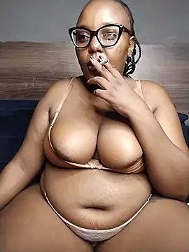 Snapshot of CHERRYYUMMY chatting on April 2026 06:42:02 AM CHERRYYUMMY online show from April 2026 06:42:02 AM