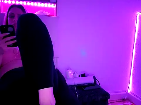 nicole77745 online show from March 2026 06:13:01 PM