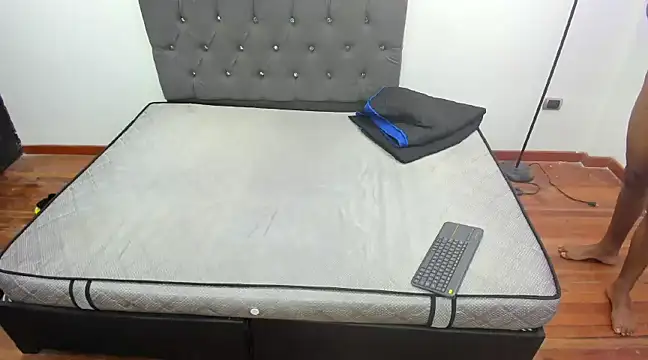 dominic hot69 online show from December 2024 10:02:02 PM