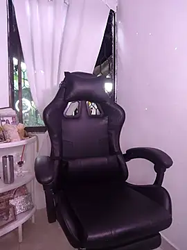 Snapshot of milf_venus chatting on November 2025 10:02:01 PM milf venus online show from November 2025 10:02:01 PM