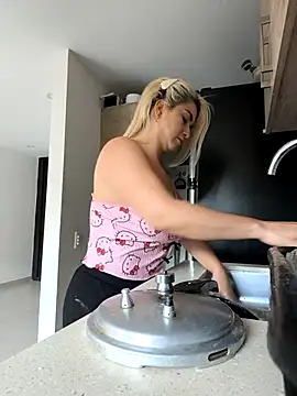 Snapshot of alexax0 chatting on December 2025 07:19:01 PM alexax0 online show from December 2025 07:19:01 PM